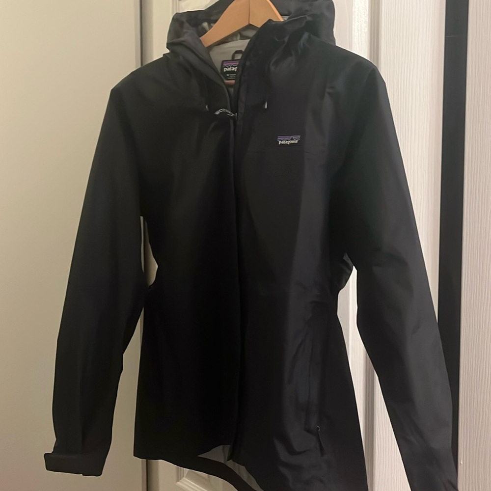 Patagonia women's torrentshell raincoat